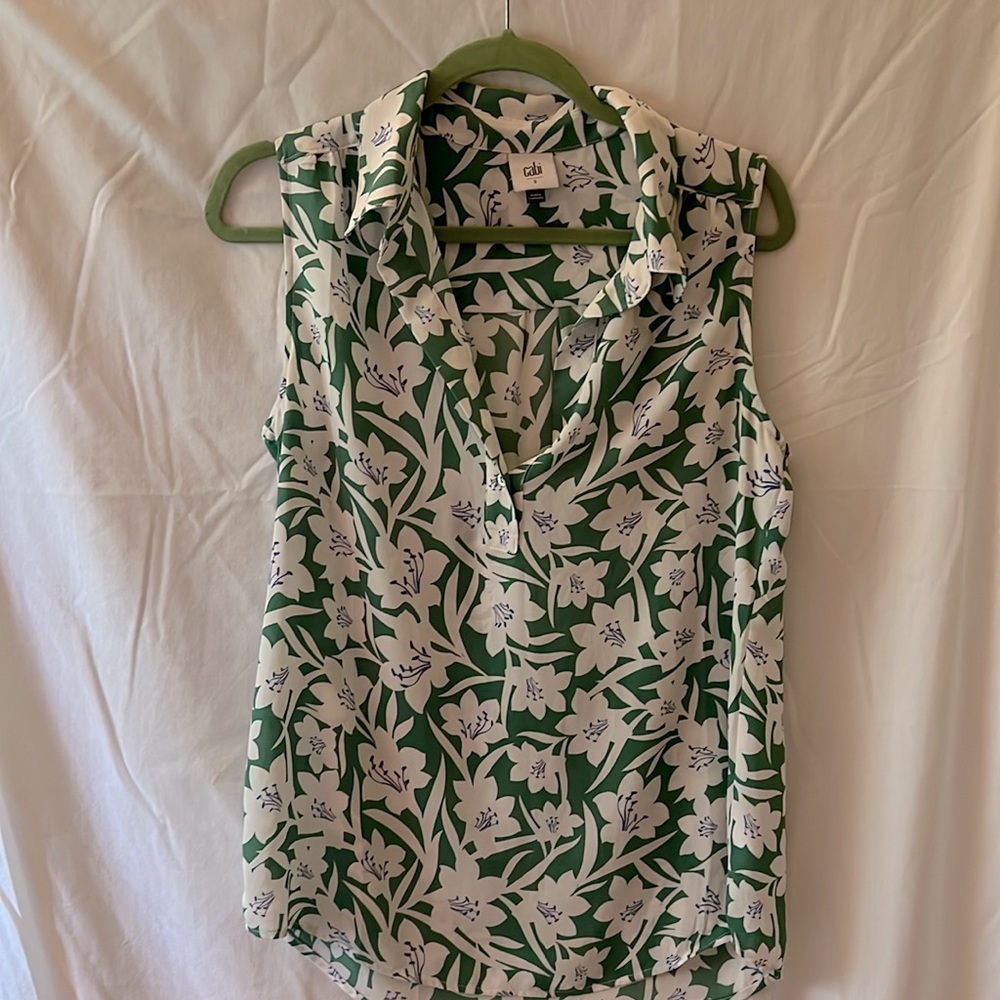 CAbi Bloom Top #6099 Spring 2022 Size Small